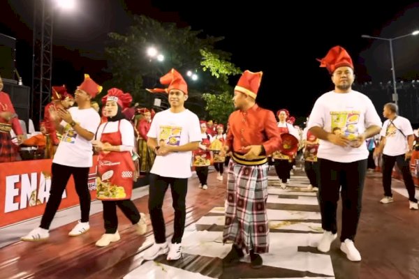 Makassar Kota Makan Enak Simbol Dispar di Karnaval Perayaan HUT Kota Makassar