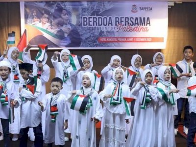 Bersama Anak Panti Asuhan, DWP Bappeda Makassar Gelar Doa Untuk Palestina
