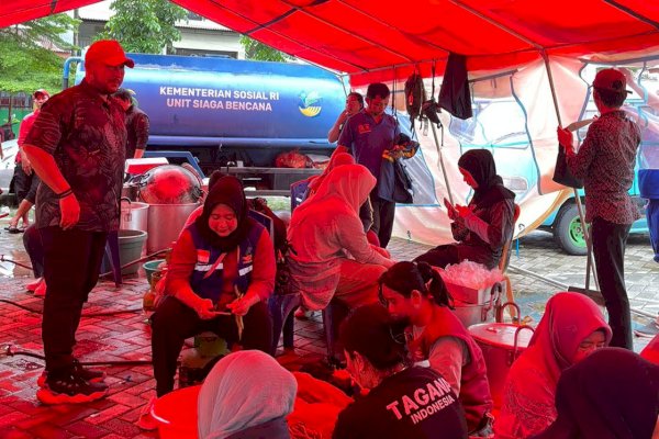 Hari Kedua Bantuan Makanan Bencana Banjir, Dinsos Makassar Jamin Kebutuhan Gizi Pengungsi