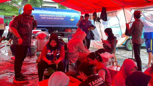 Hari Kedua Bantuan Makanan Bencana Banjir, Dinsos Makassar Jamin Kebutuhan Gizi Pengungsi