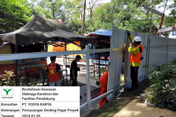 Dispora Makassar Mulai Renovasi Lapangan Karebosi, Lakukan Pemagaran