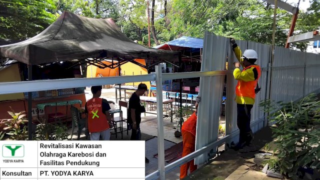 Dispora Makassar Mulai Renovasi Lapangan Karebosi, Lakukan Pemagaran