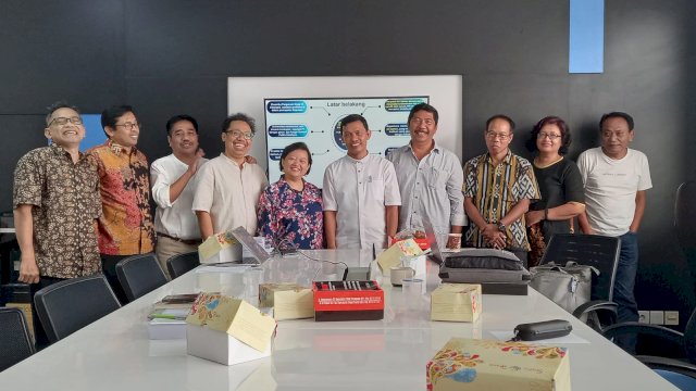 WD 3 Sastra UMi Raih Gelar Doktor UGM, Bahas Riset Variasi Sistem Kehumasan di Kampus