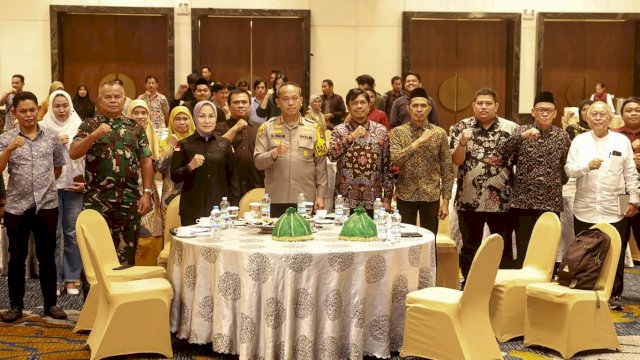 PJ Sekda Makassar Tanda Tangani Komitmen Bersama Wujudkan Pemilu Sejuk dan Damai