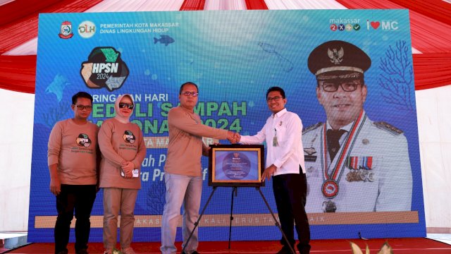 HPSN 2024, Wali Kota dan Ketua TP PKK Makassar Apresiasi Tenaga Kebersihan Hingga Instansi Terbaik