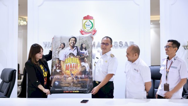 Danny Bantu Promosikan Sineas Lokal Makassar &#8216;Keluar Main 1994&#8217;