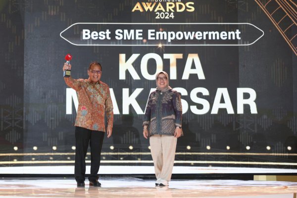 Danny Pomanto Terima 4 Penghargaan Sekaligus di CNN Indonesia Awards 2024