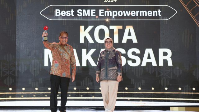 Danny Pomanto Terima 4 Penghargaan Sekaligus di CNN Indonesia Awards 2024