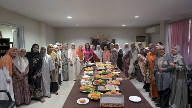 Perkuat Kolaborasi Untuk Tingkatkan Ekonomi Lokal, Dekranasda Makassar Berbuka Puasa Bersama