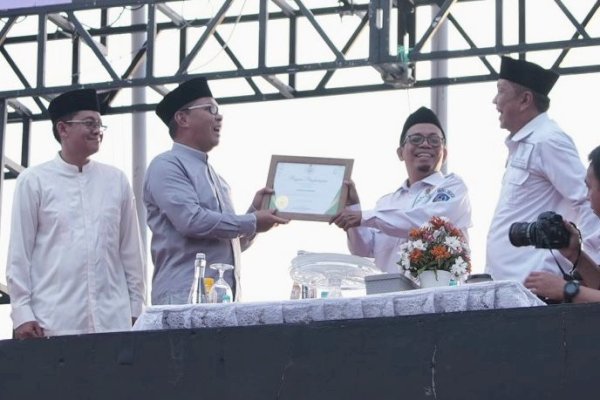 Danny Pomanto Buka Puasa Bersama Ribuan Anak Yatim dan Kaum Duafa