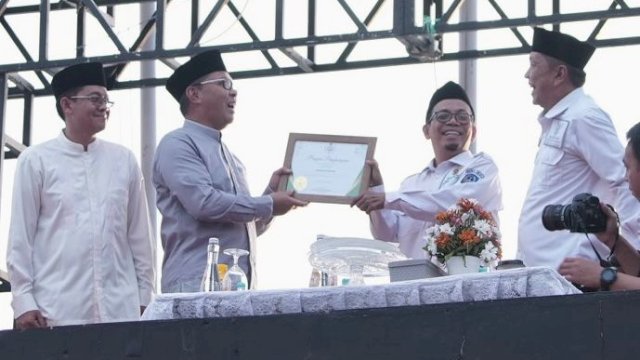 Danny Pomanto Buka Puasa Bersama Ribuan Anak Yatim dan Kaum Duafa