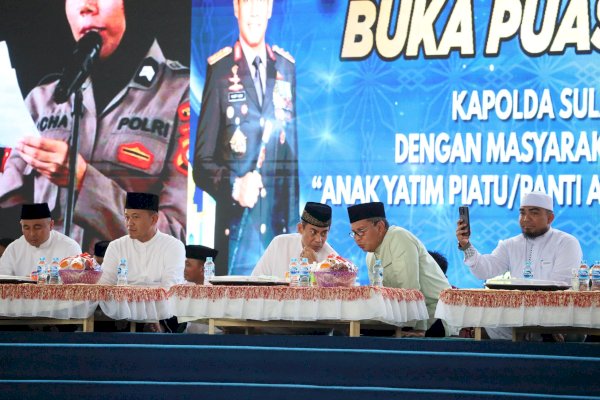 Kapolda Sulsel-Danny Pomanto Buka Puasa Bersama Ribuan Anak Yatim