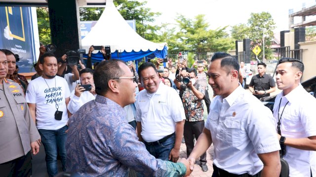 Pemkot Makassar Terima Sertifikat Elektronik Senilai Rp3 Triliun dari Menteri AHY