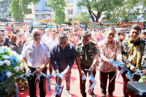 Danny Pomanto Sambut Baik Grand Opening Dealer Chery Veteran: Jadi Pilihan Masyarakat dan Pemerintah Beli Mobil EV