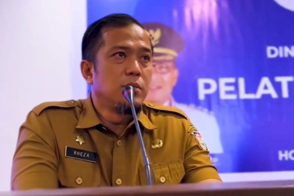 DiskopUKM Makassar Berikan Warga Lorong  Pelatihan Pembuatan Abon Ikan