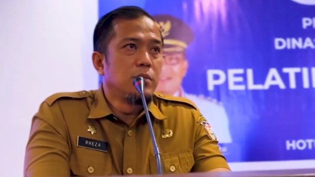 DiskopUKM Makassar Berikan Warga Lorong Pelatihan Pembuatan Abon Ikan