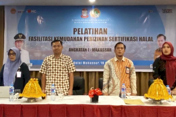 KadiskopUKM Makassar Buka Kegiatan Pelatihan Fasilitasi Kemudahan Perizinan Sertifikat Halal