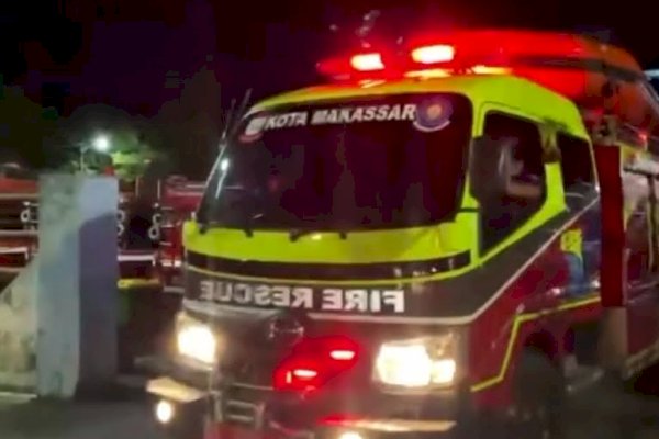 Wali Kota Makassar Danny Pomanto Salurkan Bantuan Kemanusiaan dari DamKarMat ke Wilayah Terdampak Bencana di Sulsel