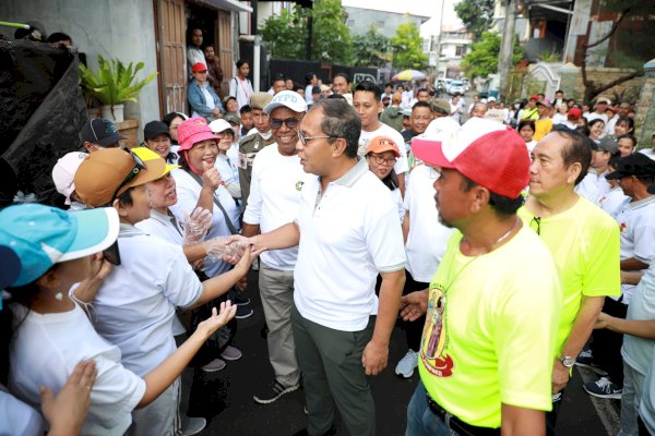 Danny Pomanto Ramaikan Jalan Santai Sehat Bahagia Gereja Katolik Paroki ST Paulus Tello