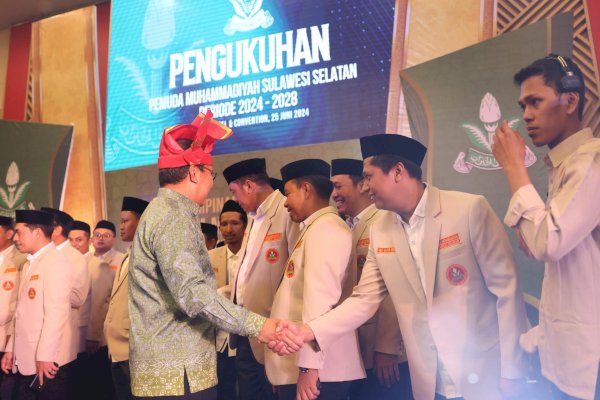 Hadiri Pengukuhan Pimpinan Pemuda Muhammadiyah Sulsel, Danny Pomanto Apresiasi Kualitas Kader Muhammadiyah