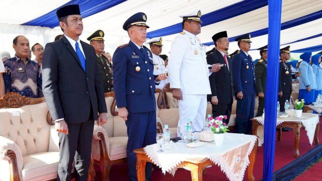 PJ Sekda Hadiri Upacara Pelantikan Diktama TNI AL, Harap Para Siswa Merawat Semangat dan Kedisiplinan