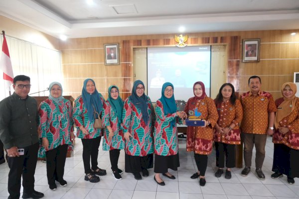 TP PKK Makassar dan TP PKK Semarang Saling Sharing Implementasi 10 Program Pokok