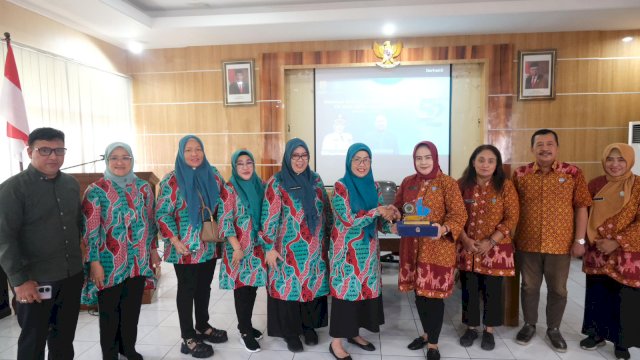 TP PKK Makassar dan TP PKK Semarang Saling Sharing Implementasi 10 Program Pokok
