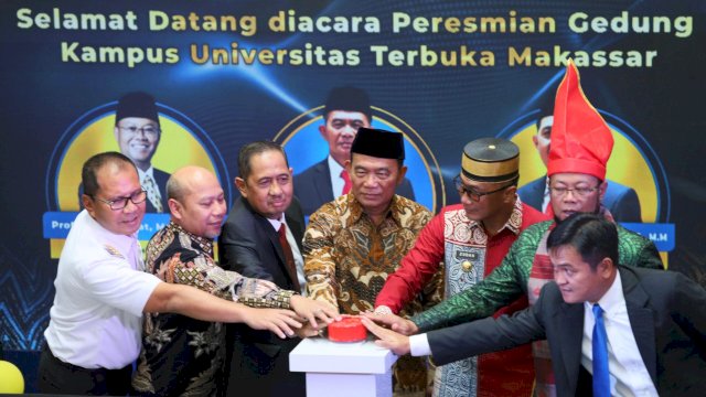 Diresmikan Menko PMK Muhajir Efendi, Danny Pomanto Apresiasi Gedung Baru Universitas Terbuka Pakai Solar Panel Dukung Low Carbon City