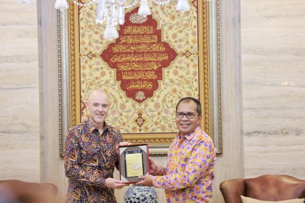 Wali Kota Makassar Dinner Bareng Konsulat Jenderal AS Christopher Green