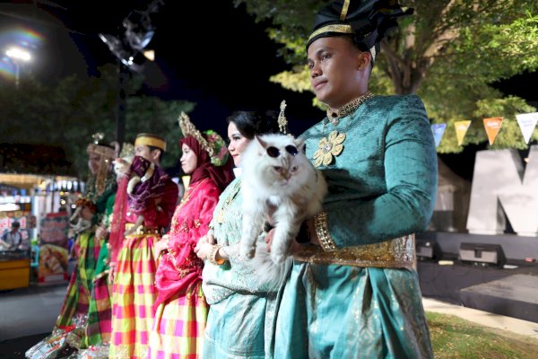 Fashion Show Kucing, Meriahkan Zona 5 F8