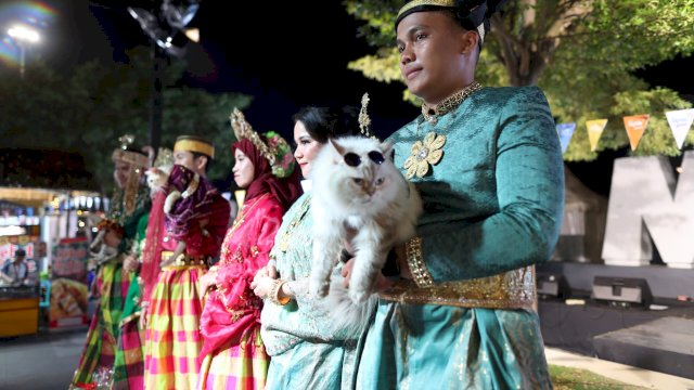 Fashion Show Kucing, Meriahkan Zona 5 F8