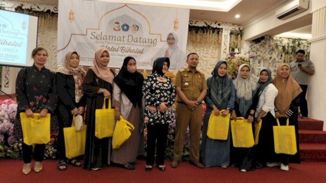 Camat Tamalanrea Sambut Kedatangan Ketua PKK Kota Makassar di Halal Bihalal