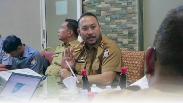 Plt. Kadinsos Makassar Gelar Rapat Bersama Tagana di Monumen Korban 40.000 Jiwa