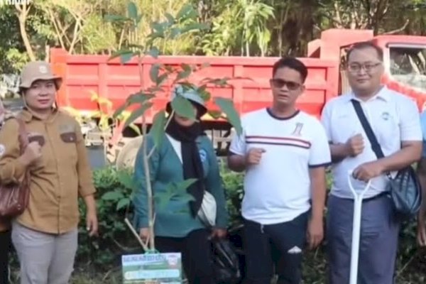 DLH Makassar Gelar Aksi Penanaman Pohon