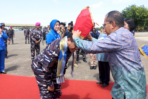 Danny Pomanto dan Indira Yusuf Ismail Sambut Kedatangan KSAL di Makassar