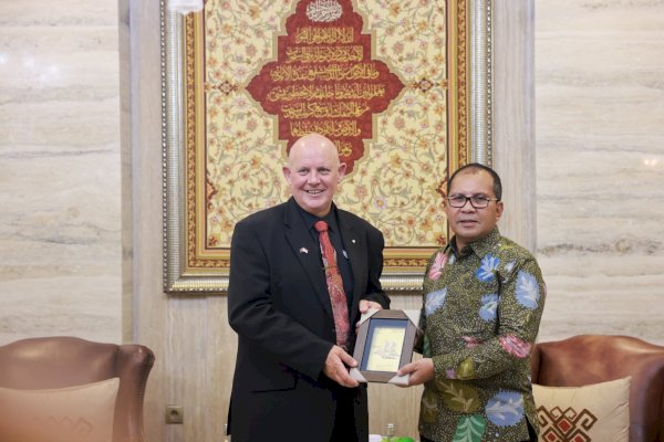 Danny Pomanto Dinner dan Jajaki Scholarship dengan Petinggi Universitas Charles Darwin