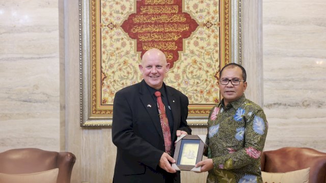 Danny Pomanto Dinner dan Jajaki Scholarship dengan Petinggi Universitas Charles Darwin