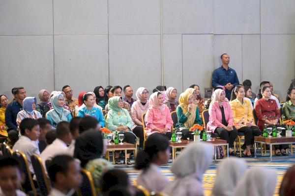 Indira Yusuf Ismail Dampingi Iriana Jokowi dan Anggota OASE KIM dalam Kunjungan Kerja di Makassar