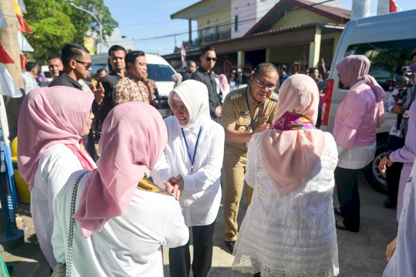 Danny Pomanto Dampingi Iriana Jokowi Tinjau Pelayanan Kesehatan di Posyandu Asoka VIIA Makassar