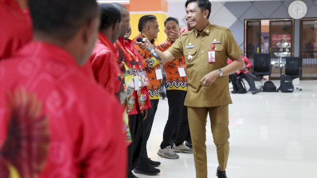 Firman Pagarra Sharing Ilmu Protokol Sentuh Hati Kepada 40 Peserta Diklat Pengawas Angkatan V