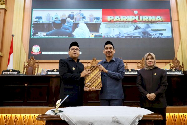 Pengesahan Empat Ranperda Jadi Paripurna Terakhir DPRD 2019-2024, Danny Pomanto Kenang Kebersamaan Selama Lima Tahun