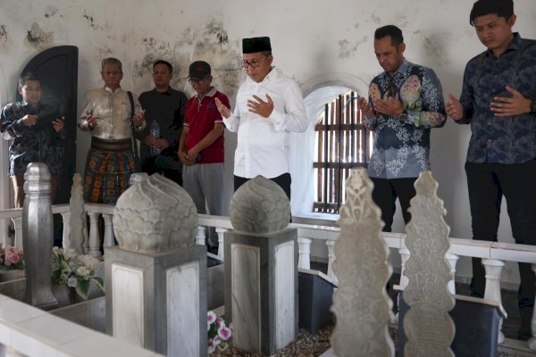 Danny Pomanto Sempatkan Diri Ziarah ke Makam Datu Suppa dan Mantan Wakil Wali Kota Parepare Faisal Sapada