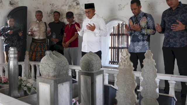 Danny Pomanto Sempatkan Diri Ziarah ke Makam Datu Suppa dan Mantan Wakil Wali Kota Parepare Faisal Sapada