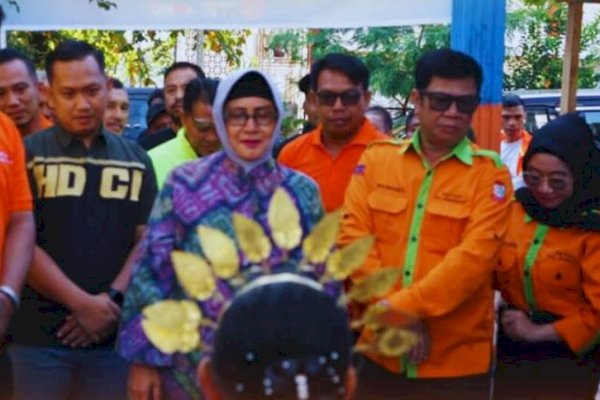 Camat Bontoala Dampingi Ketua PKK Kota Makassar Dalam Kunjungan Pembagian Sembako Untuk Anak Stunting