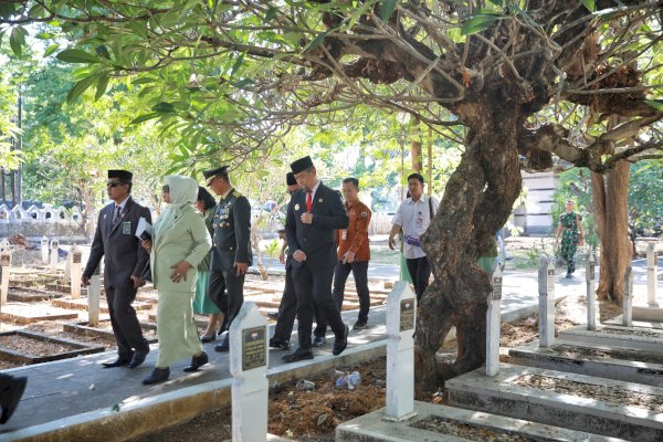 Pjs Wali Kota Makassar Hadiri Ziarah Nasional HUT ke-79 TNI