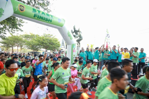 Pjs Wali Kota Makassar Arwin Azis Melepas dan Menyemarakkan GAS Run di Pekan Keselamatan Jalan 2024