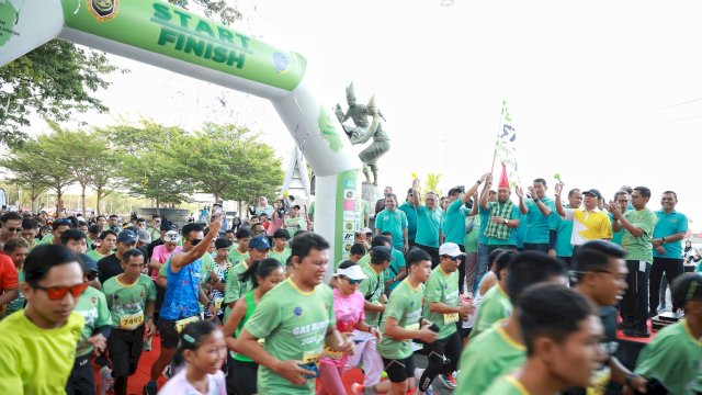 Pjs Wali Kota Makassar Arwin Azis Melepas dan Menyemarakkan GAS Run di Pekan Keselamatan Jalan 2024