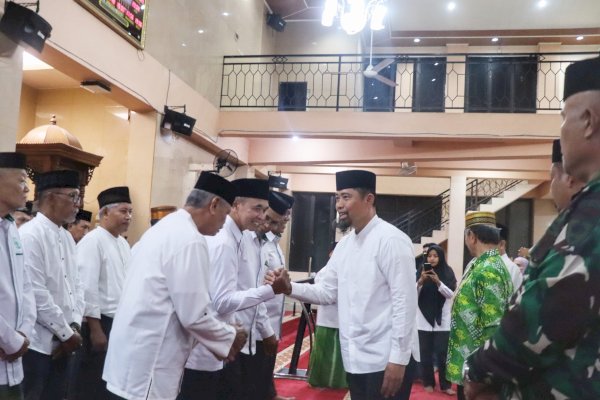 Lantik Pengurus Masjid Al Abrar, Andi Arwin Azis Harap Program Inovatif untuk Kemakmuran Umat