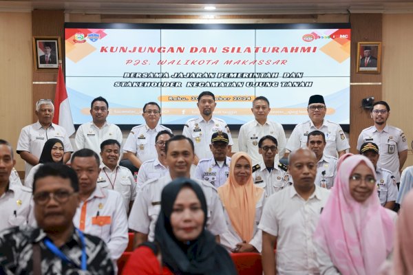 Kunker di Ujung Tanah, Pjs Wali Kota Makassar Arwin Azis Tekankan Peningkatan Pelayanan Publik