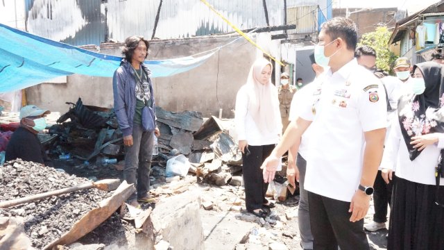 Pjs Wali Kota Arwin Azis Kunjungi Lokasi Kebakaran di Bontoala, Pastikan Bantuan Logistik bagi Warga Terdampak